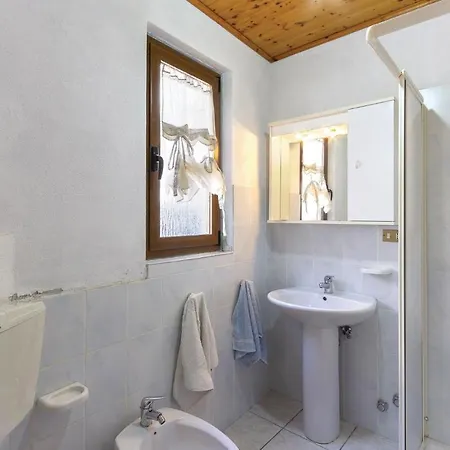 1 Bedroom Amazing In Bagni Di Lucca Lu Apartment